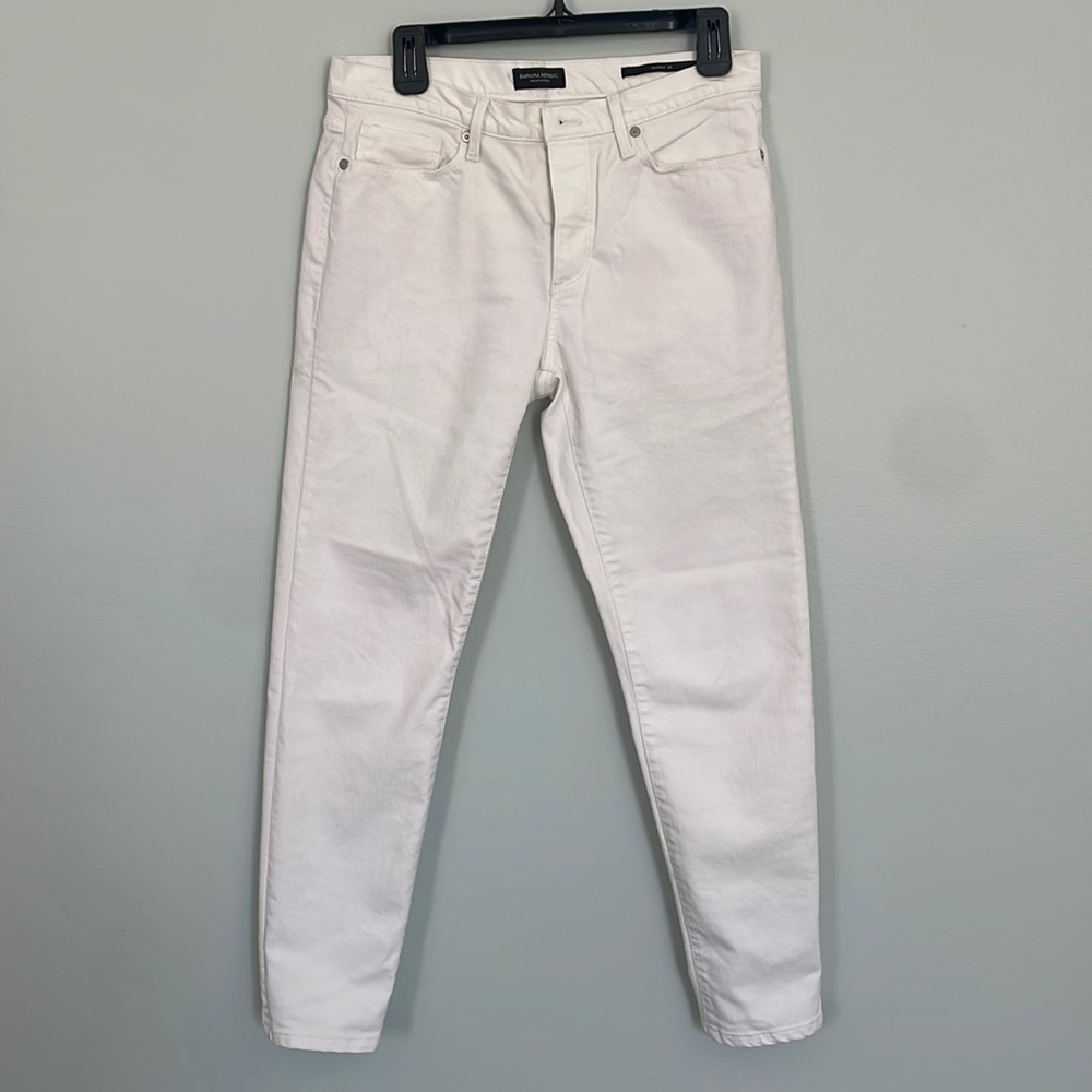Lightweight stretchy women’s white jeans 29